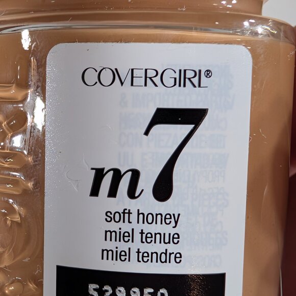 Covergirl Soft Honey Foundation m7 - Picture 2 of 2